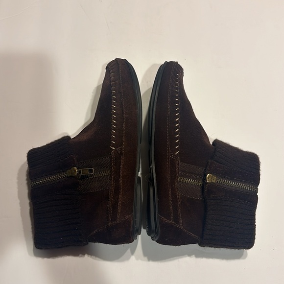 Minnetonka brown suede leather upper sweater knot fold over w zippers on sides - Picture 6 of 11